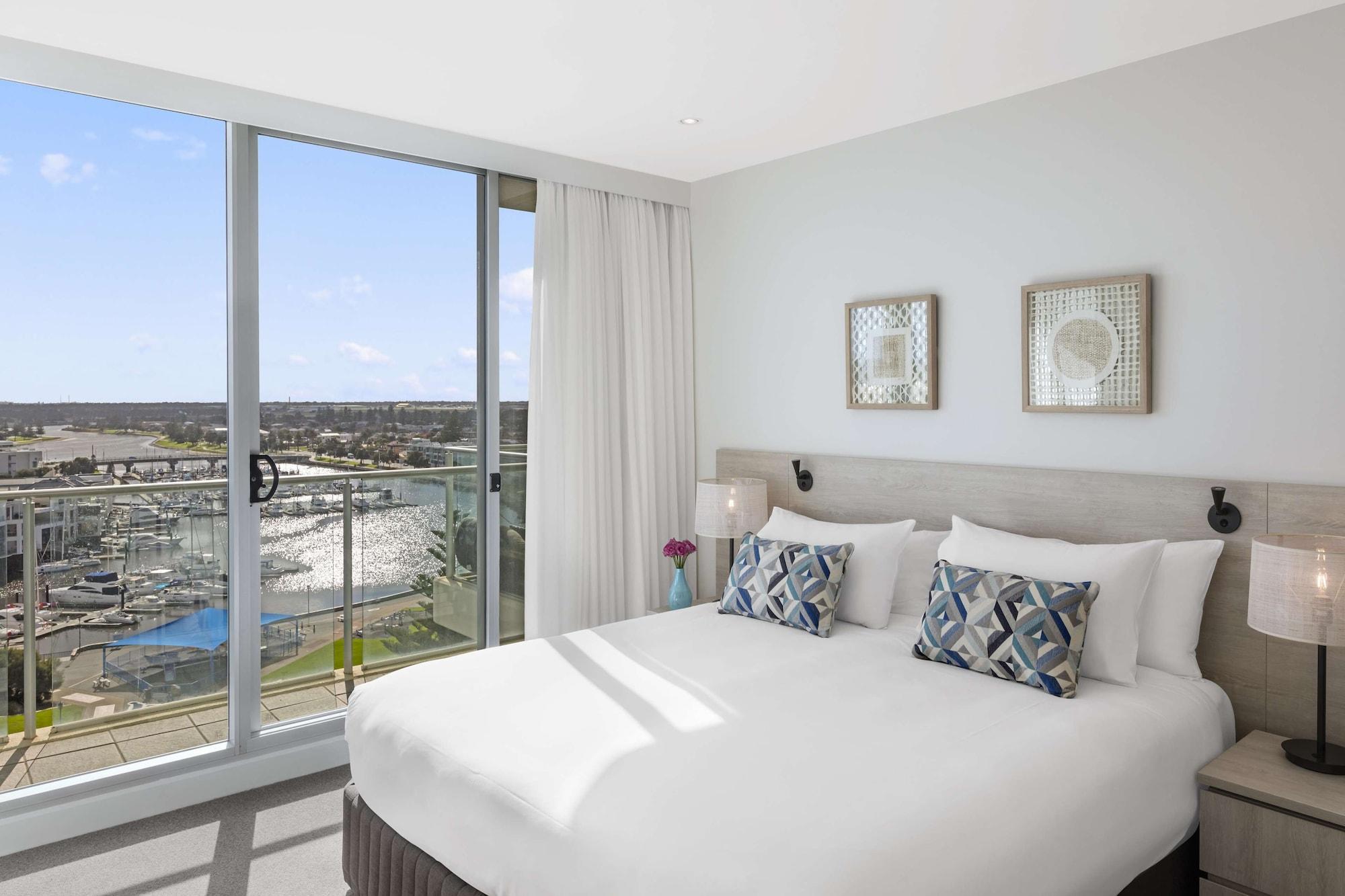 Oaks Glenelg Liberty Suites Аделаида Экстерьер фото