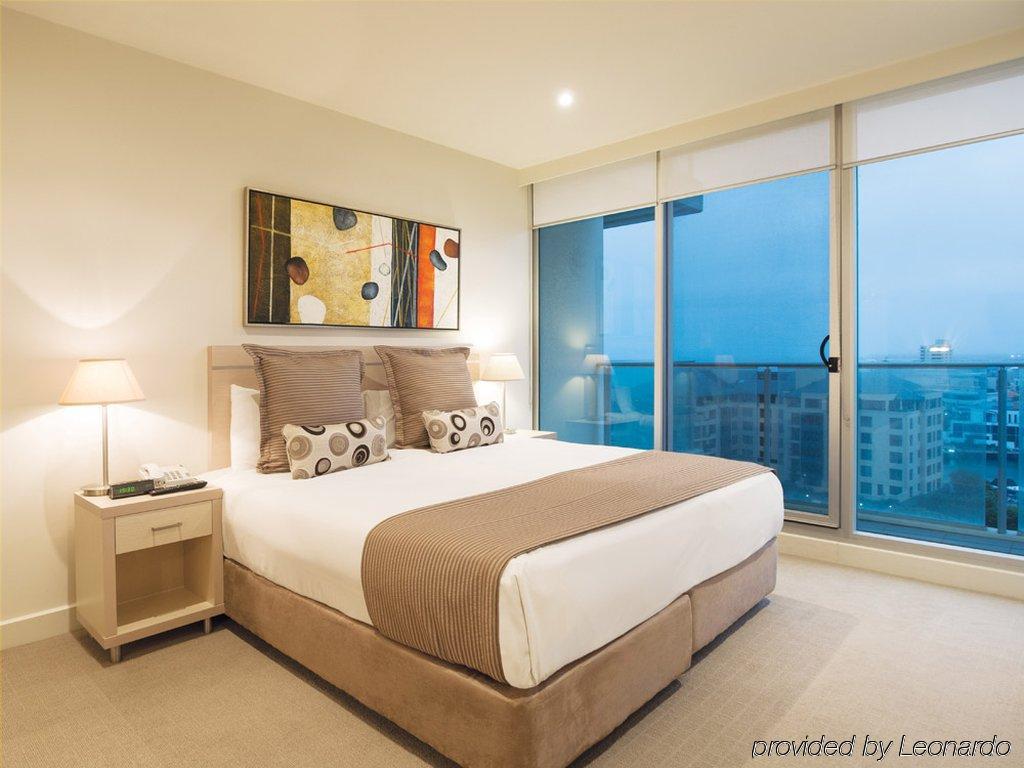 Oaks Glenelg Liberty Suites Аделаида Экстерьер фото