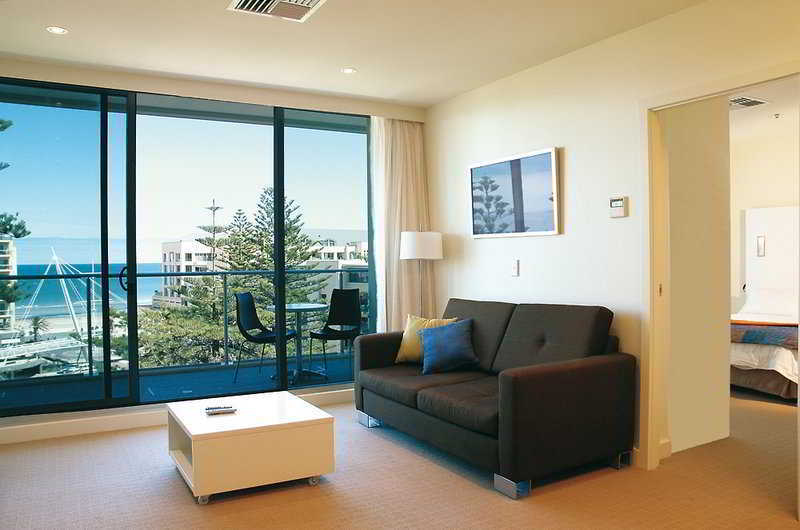 Oaks Glenelg Liberty Suites Аделаида Экстерьер фото