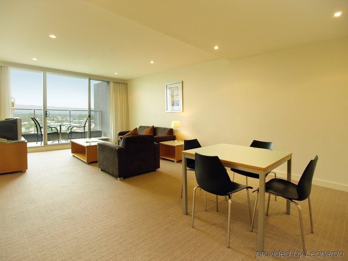 Oaks Glenelg Liberty Suites Аделаида Экстерьер фото