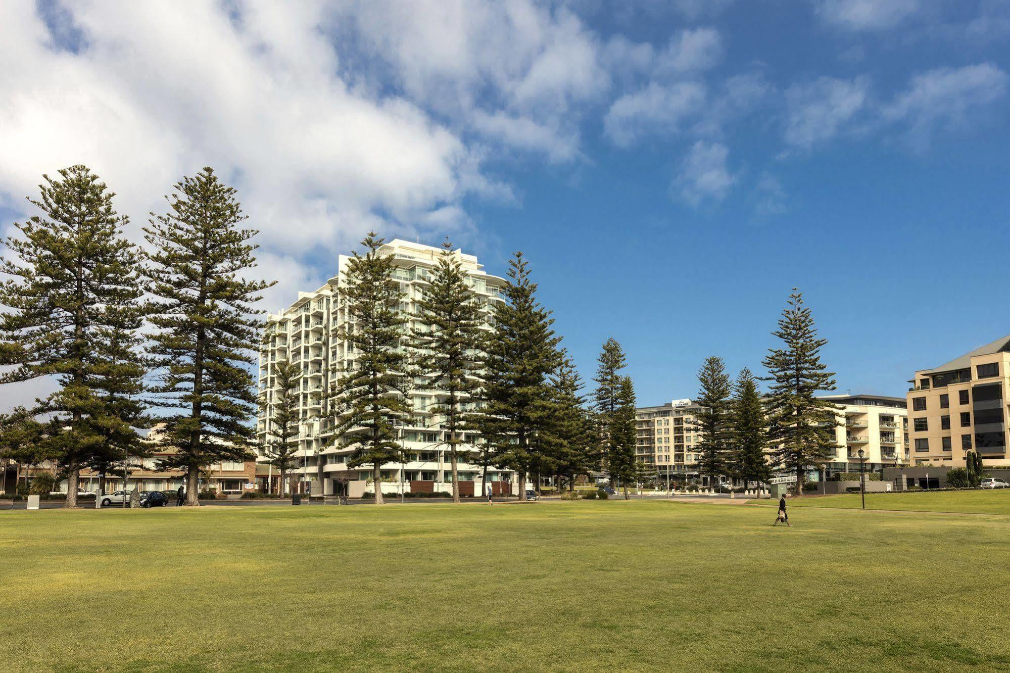 Oaks Glenelg Liberty Suites Аделаида Экстерьер фото