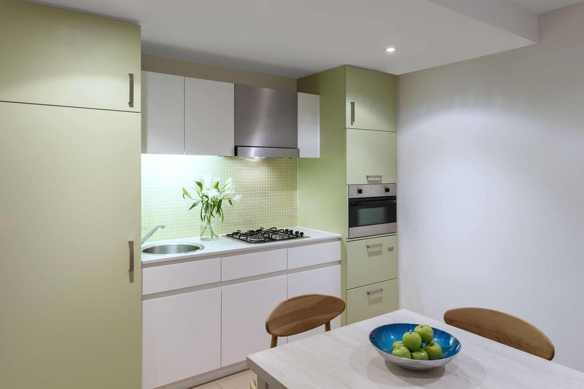 Oaks Glenelg Liberty Suites Аделаида Экстерьер фото