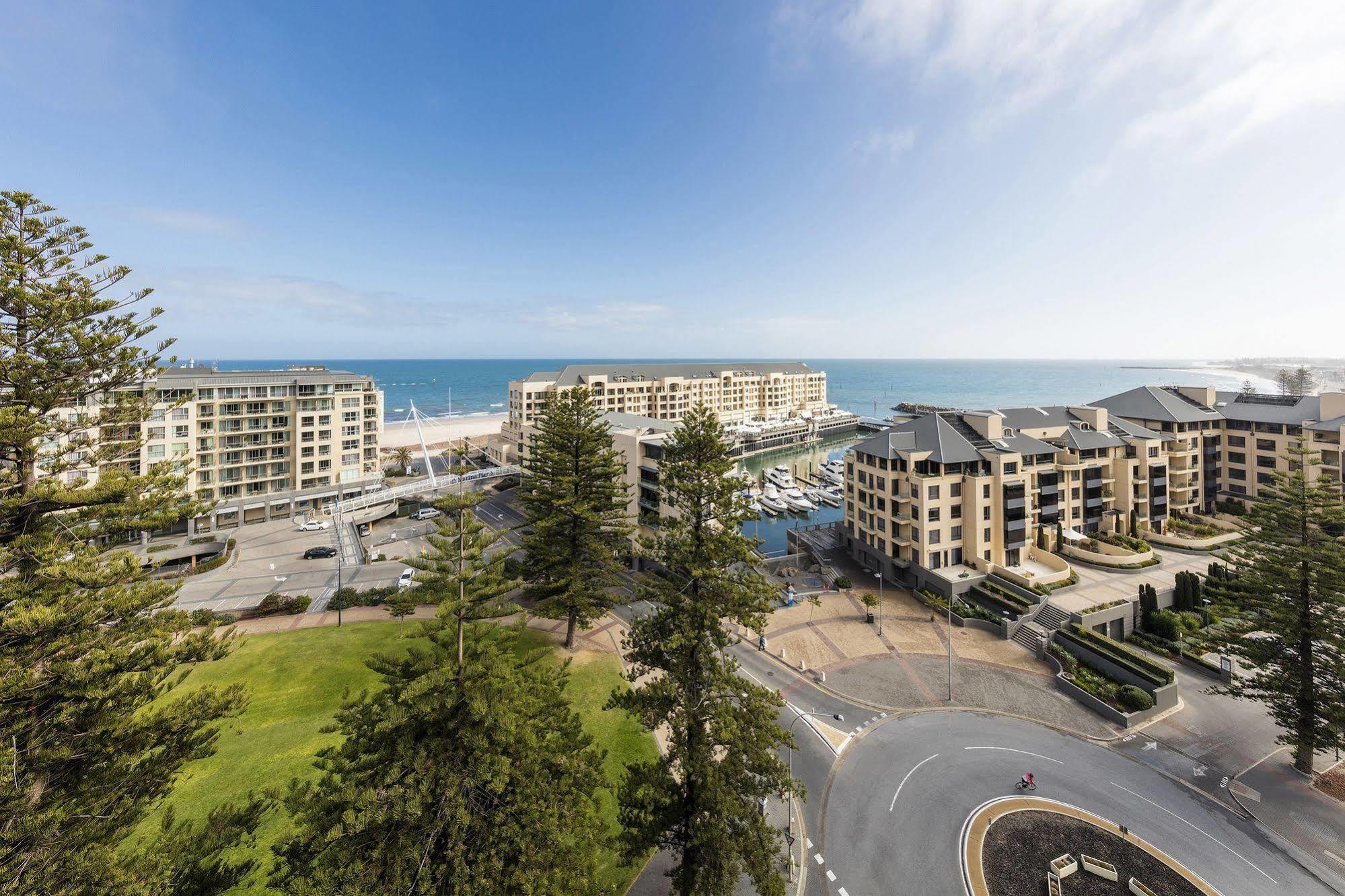 Oaks Glenelg Liberty Suites Аделаида Экстерьер фото